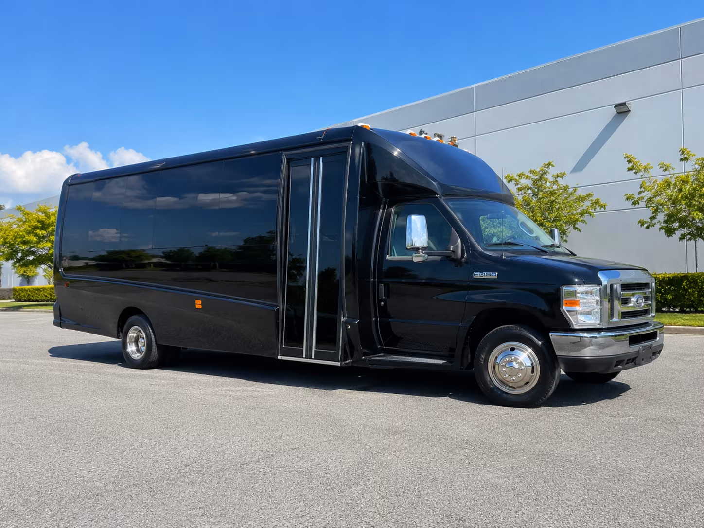 Fremont Birthday, Sweet 16, & Quinceañera Transportation onboard seating