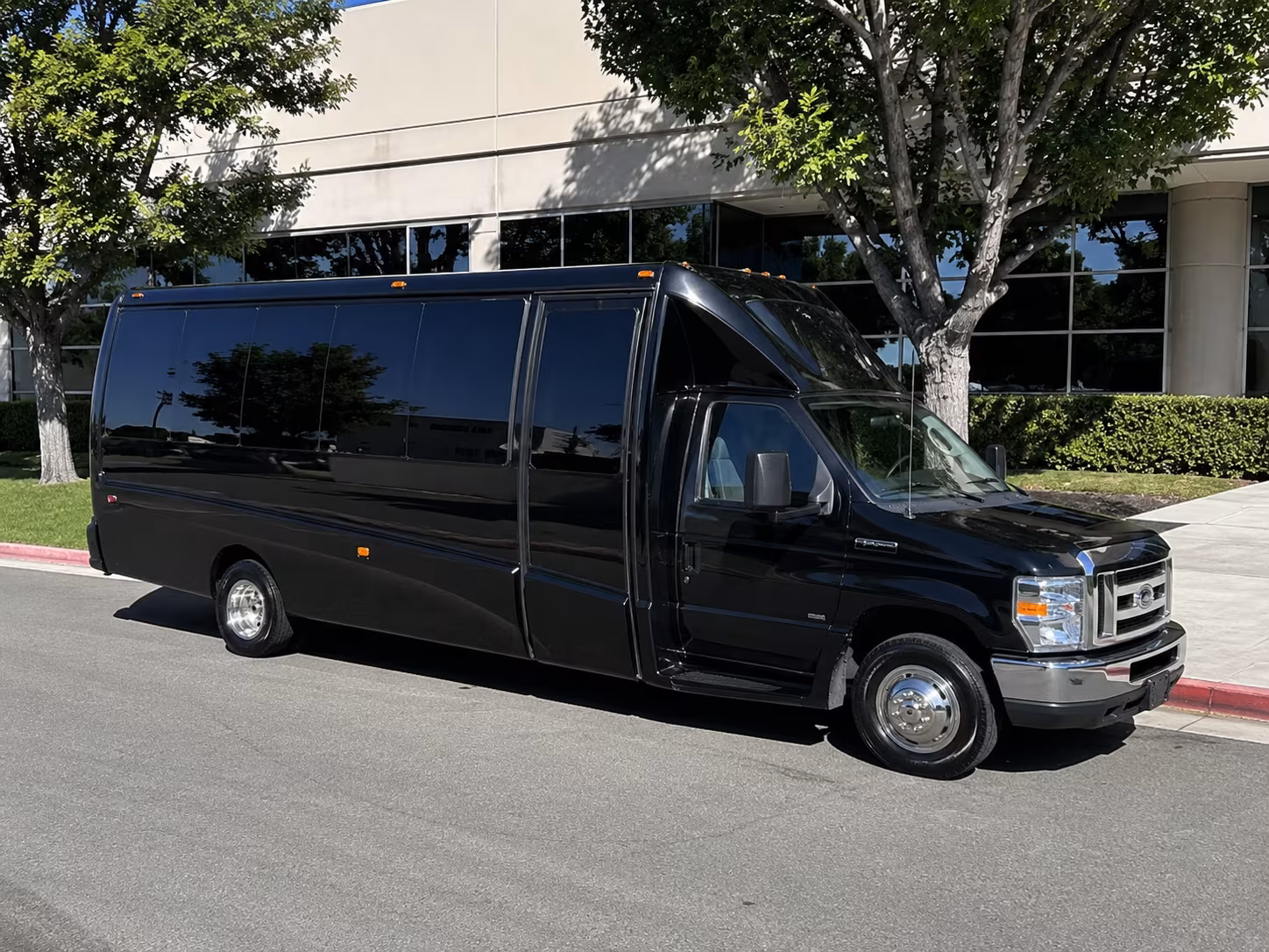 Pleasanton Winery Tour & Pub Crawl Transportation